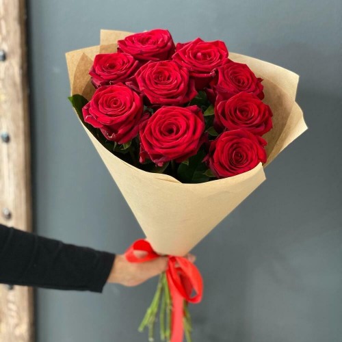 Купить на заказ Букет из 9 красных роз с доставкой в Семее