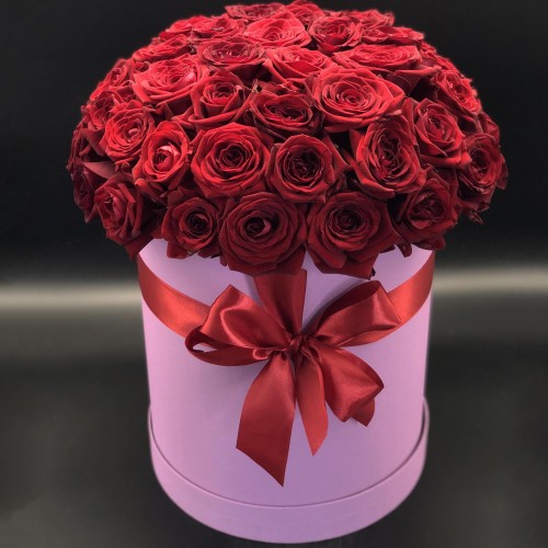 Купить на заказ 51 красная роза в коробке с доставкой в Семее