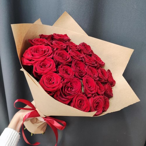 Купить на заказ Букет из 25 красных роз с доставкой в Семее